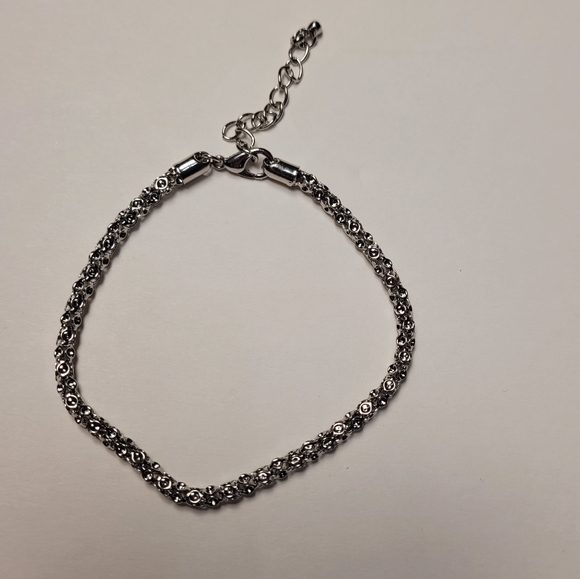 Source Unknown Jewelry - FREE Silver Chain Bracelet